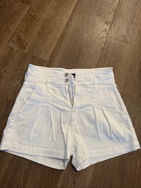 Veronica Beard White High-Waist Pleated Shorts